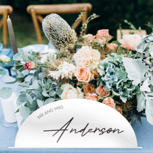 Mr & Mrs Sign - Signature Style